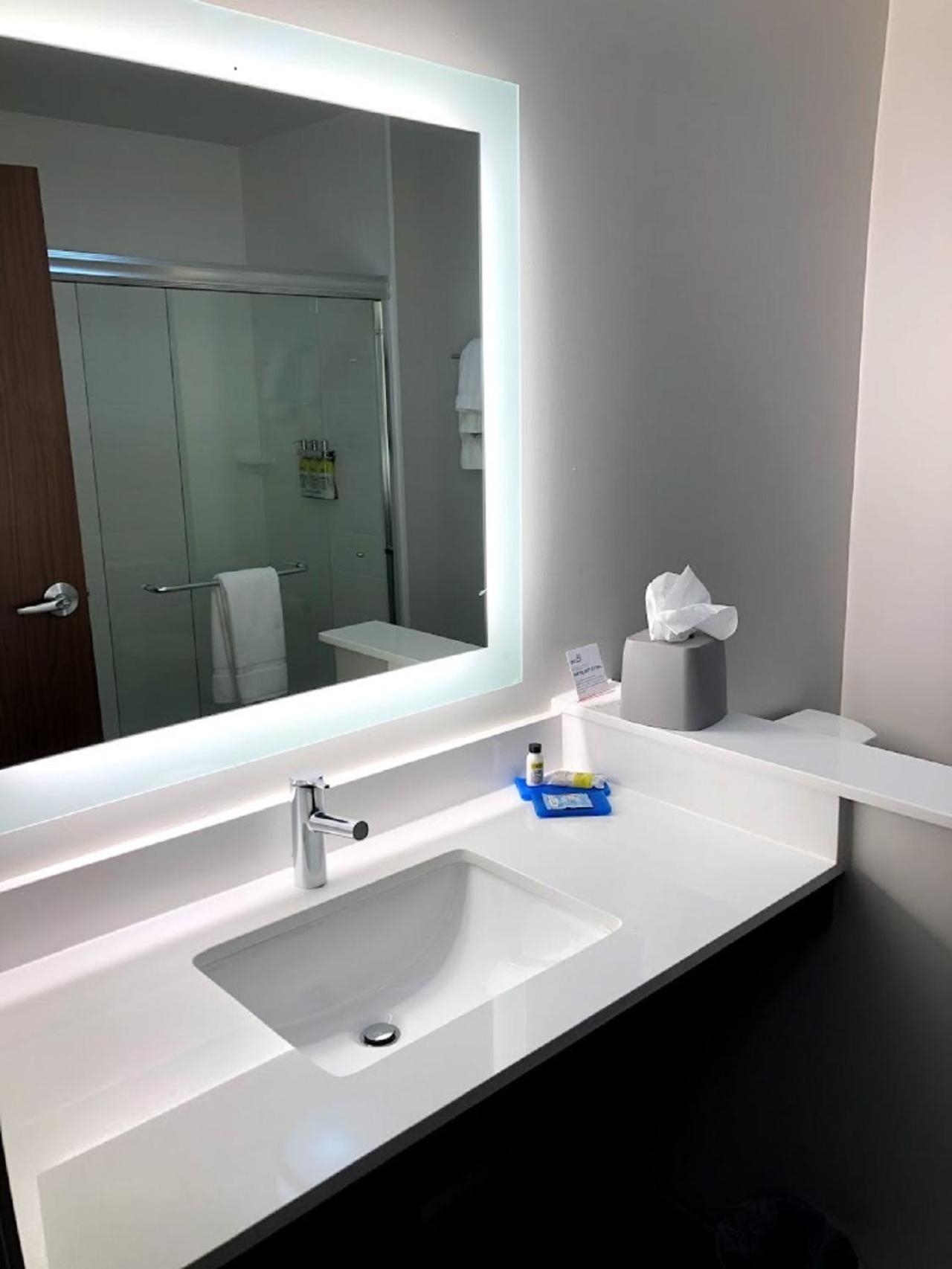 Holiday Inn Express & Suites - Bensenville - O'Hare By Ihg Exteriör bild